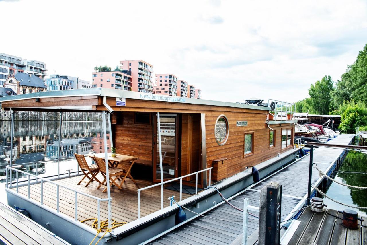 Houseboat Bonanza Prague Hotel Exterior photo